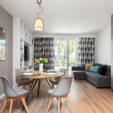 Fort Wola Apartments Warsaw By Noclegi Renters エクステリア 写真