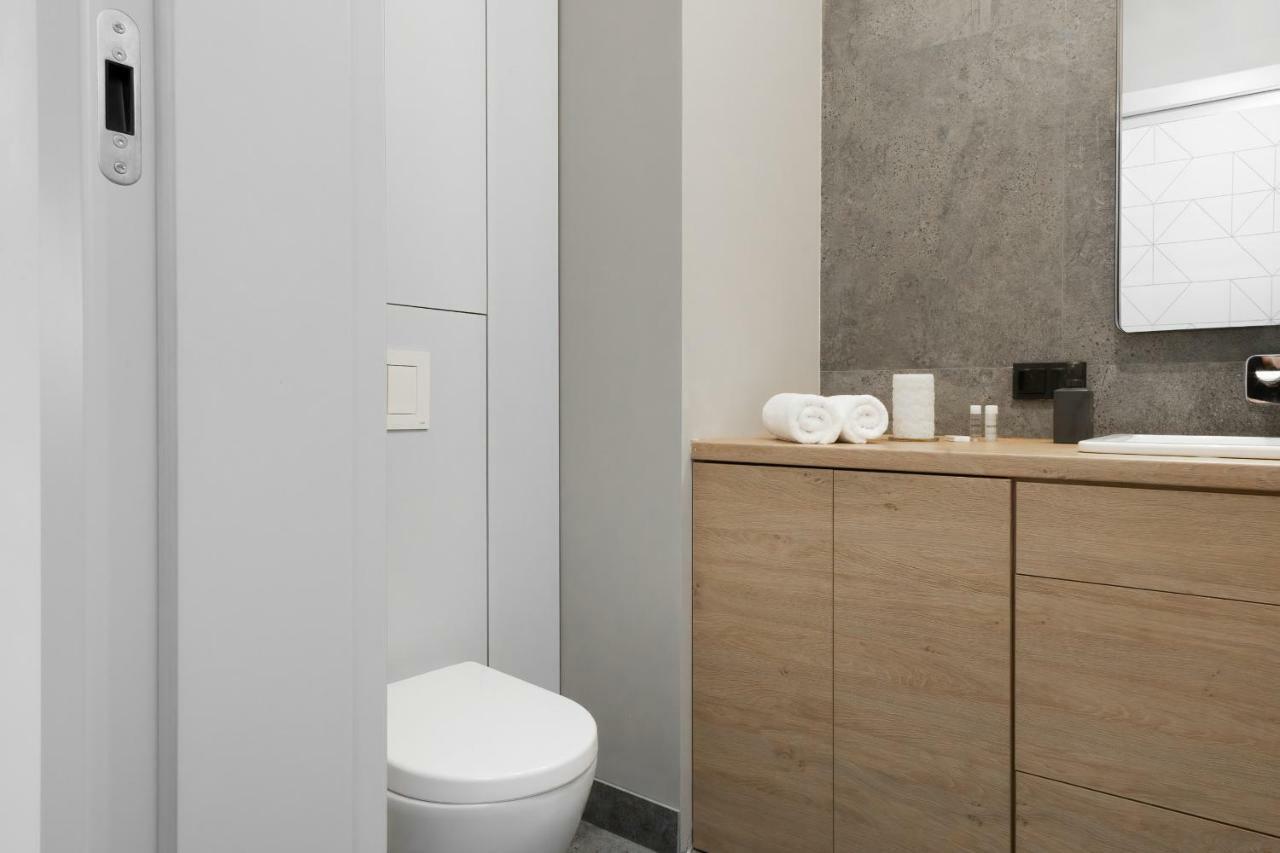 Fort Wola Apartments Warsaw By Noclegi Renters エクステリア 写真